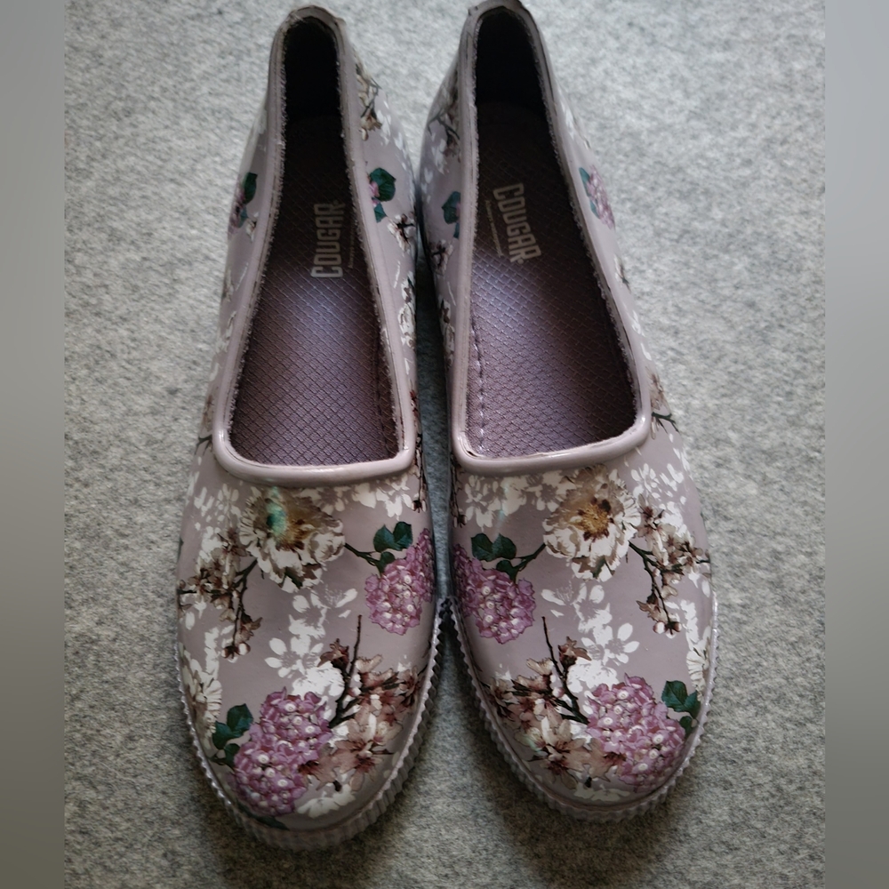 Cougar Waterproof Loafers Sz 7